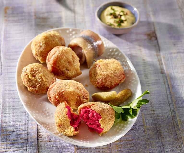 Frittierte Labskaus-Nocken Frittierte Labskaus-Nocken