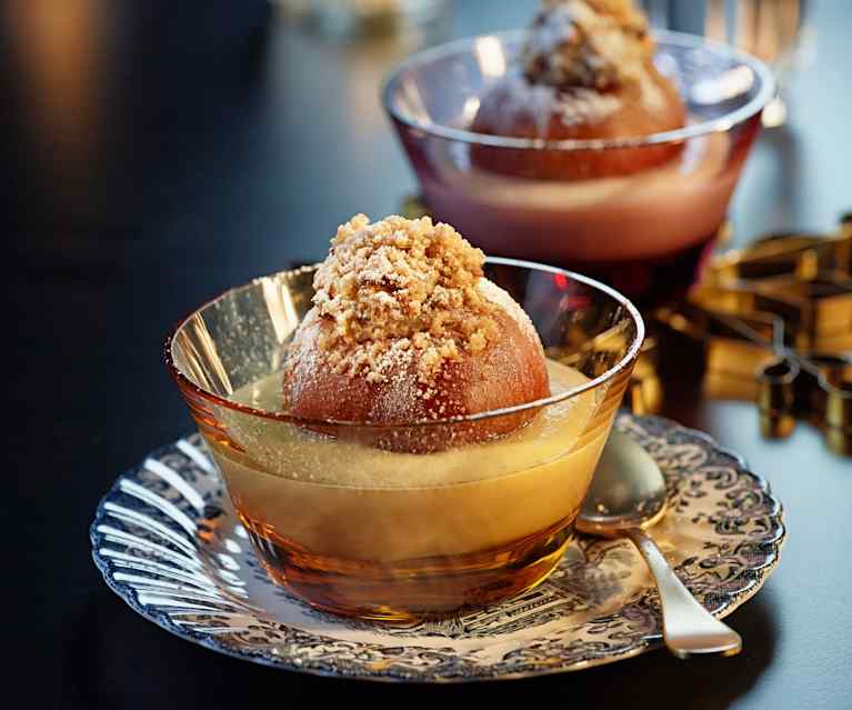 Bratäpfel mit Marzipan-Nussfülle und Vanillesauce Bratäpfel mit Marzipan-Nussfülle und Vanillesauce