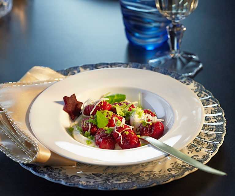 Rote Rüben Gnocchi mit Krenmousse Rote Rüben Gnocchi mit Krenmousse