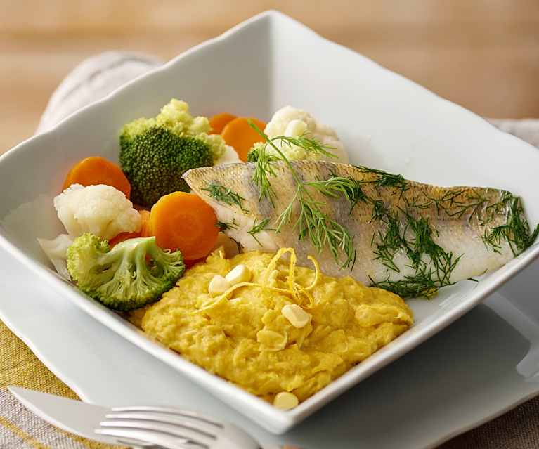 Fish fillets with fresh corn polenta