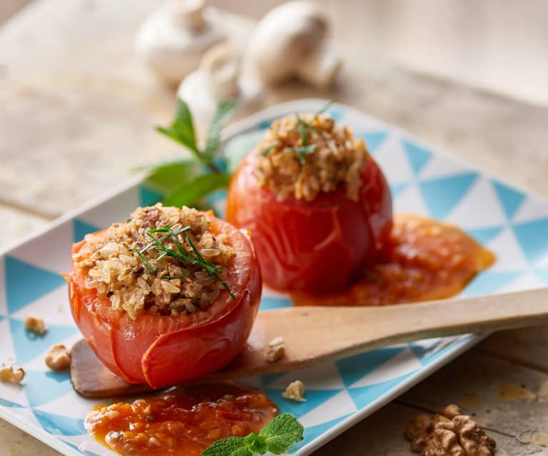 Tomatoes stuffed with mushrooms and nuts