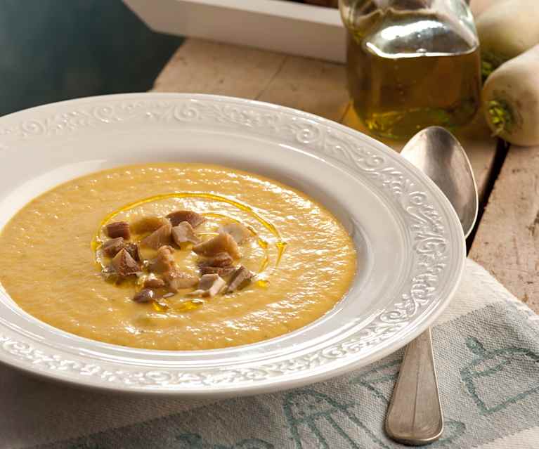 Crema de hortalizas con queso gruyère, setas y castañas Crema de hortalizas con queso gruyère, setas y castañas