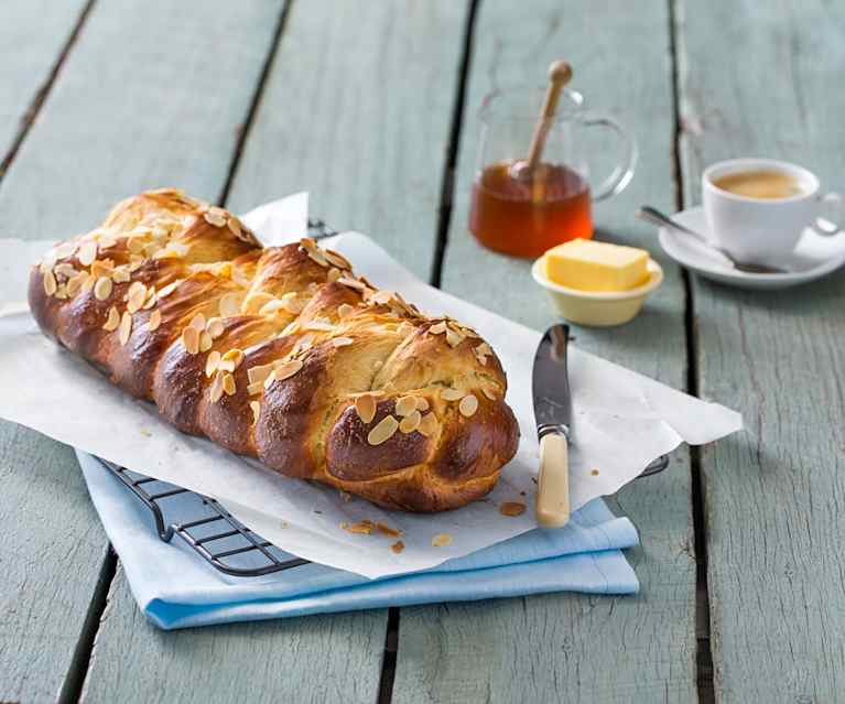 Pan de Pascua (Tsoureki) Pan de Pascua (Tsoureki)