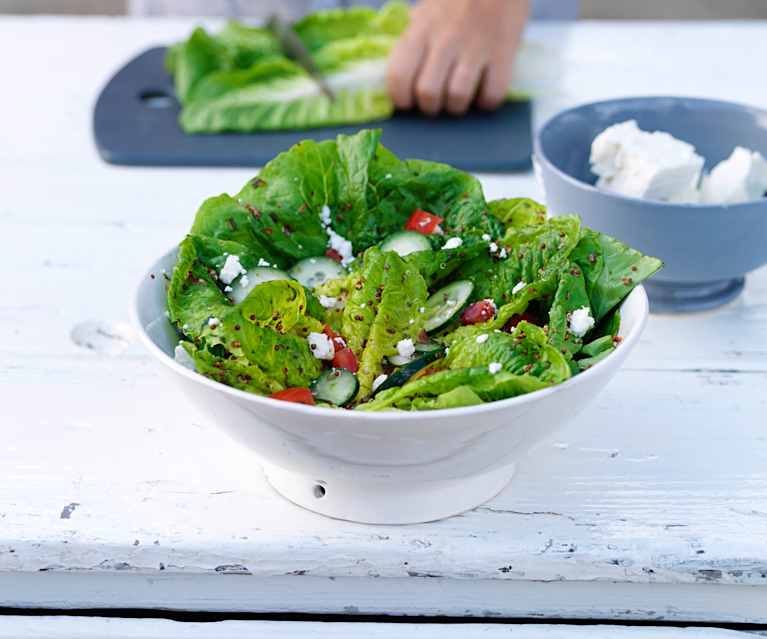Salada de quinoa em folhas de alface Salada de quinoa em folhas de alface