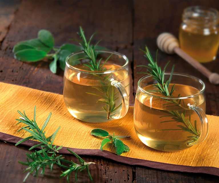 Infuso energizzante al rosmarino e salvia Infuso energizzante al rosmarino e salvia