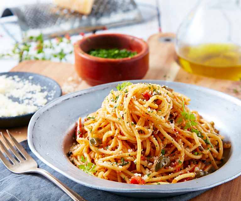 Spaghetti alla putanesca Spaghetti alla putanesca