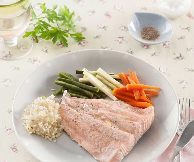 Menú: Crema de champiñones, pescado con arroz y verduras Menú: Crema de champiñones, pescado con arroz y verduras