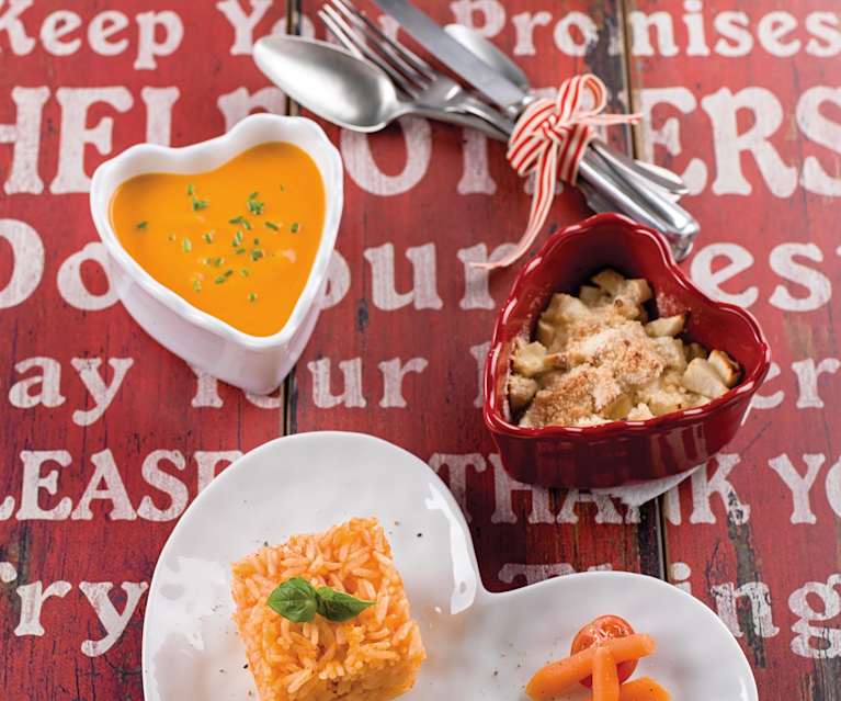 Creme de legumes, Filetes com arroz de tomate e abóbora e Crumble de maçã e pera Creme de legumes, Filetes com arroz de tomate e abóbora e Crumble de maçã e pera