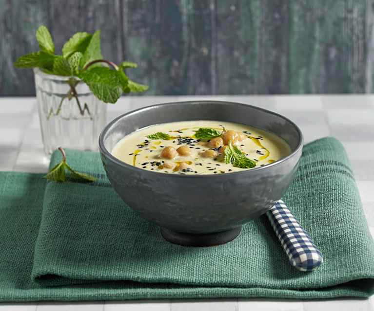 Schnelle Kichererbsensuppe mit schwarzem Sesam Schnelle Kichererbsensuppe mit schwarzem Sesam