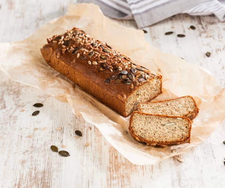 Proteinový tvarohový chléb se semínky fenyklu a koriandru