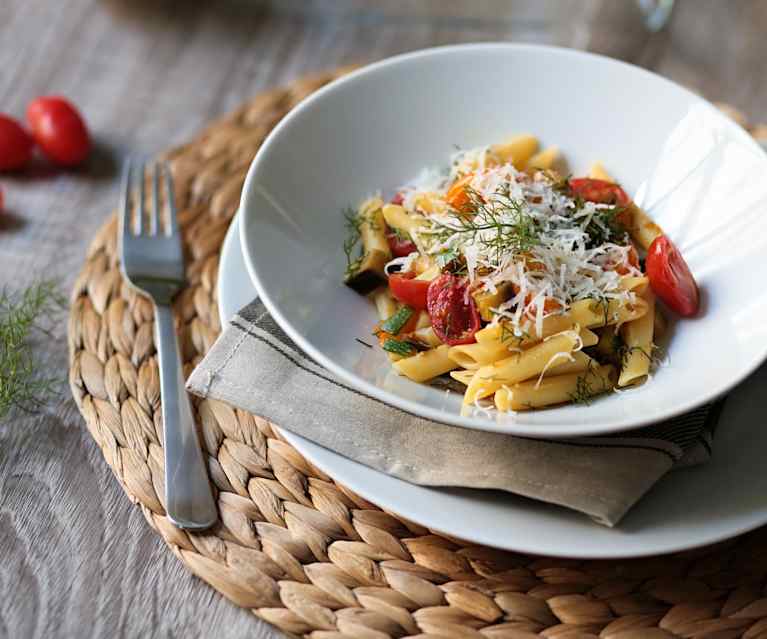Penne al ragù vegetale, finocchietto selvatico e scaglie ...