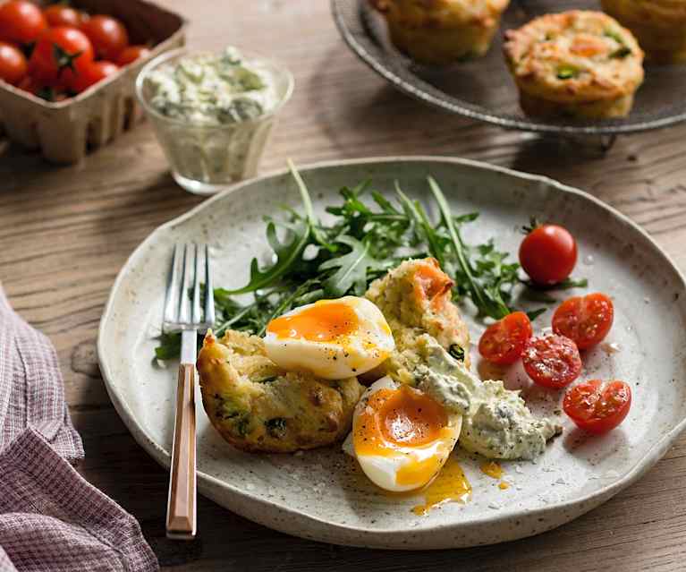 Smoked salmon muffins with steamed eggs and herbed relish Smoked salmon muffins with steamed eggs and herbed relish