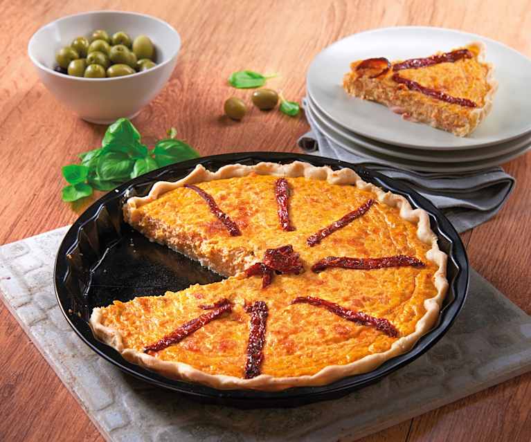 Torta salata con pomodorini e olive Torta salata con pomodorini e olive