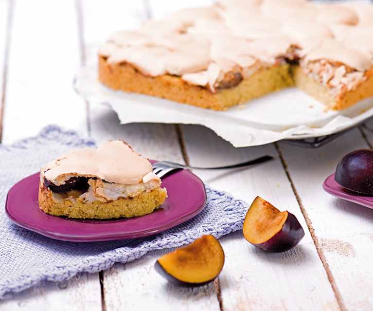 Ciasto śliwkowe z polewą bezową Ciasto śliwkowe z polewą bezową
