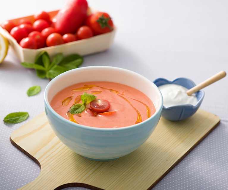 Sopa griega de tomate y yogur Sopa griega de tomate y yogur