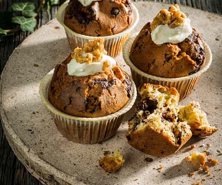 Ameisencupcakes mit Honigtopping und Haselnusskrokant Ameisencupcakes mit Honigtopping und Haselnusskrokant