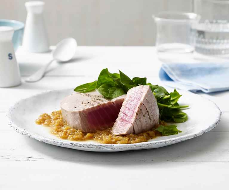 Trancio di tonno con cremosa di cipolle Trancio di tonno con cremosa di cipolle