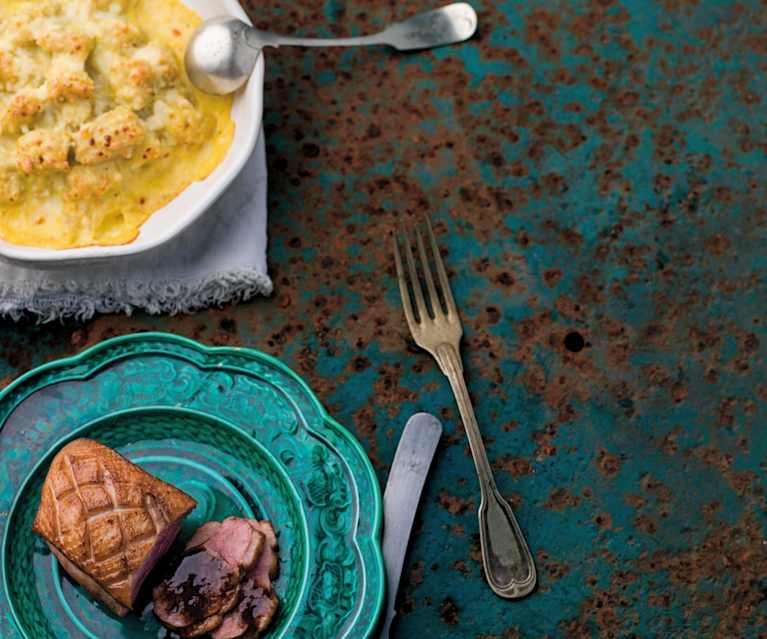 Peito de pato e gnocchi com molho de laranja e gorgonzola Peito de pato e gnocchi com molho de laranja e gorgonzola