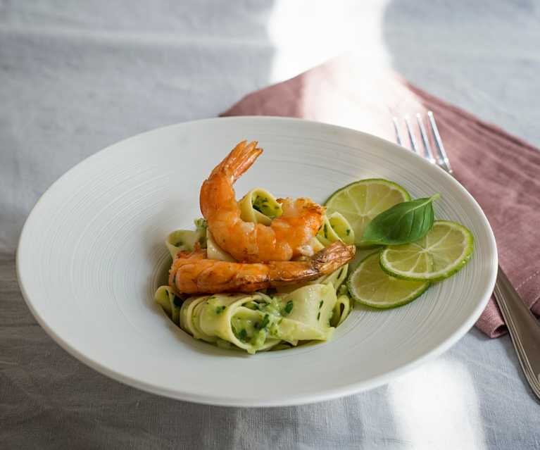 Limettenpappardelle mit Gambas Limettenpappardelle mit Gambas