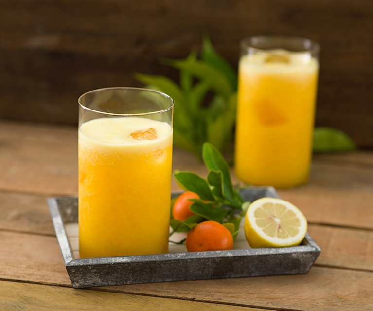 Zumo integral de mandarina y naranja Zumo integral de mandarina y naranja