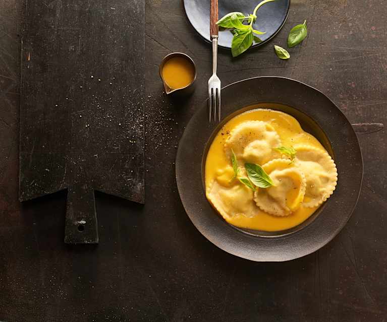 Ravioli mit Ricotta-Käse-Füllung Ravioli mit Ricotta-Käse-Füllung