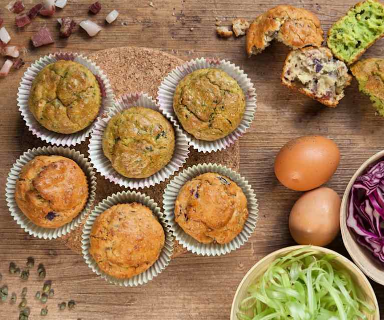 Muffin salati alle puntarelle e cappuccio rosso Muffin salati alle puntarelle e cappuccio rosso