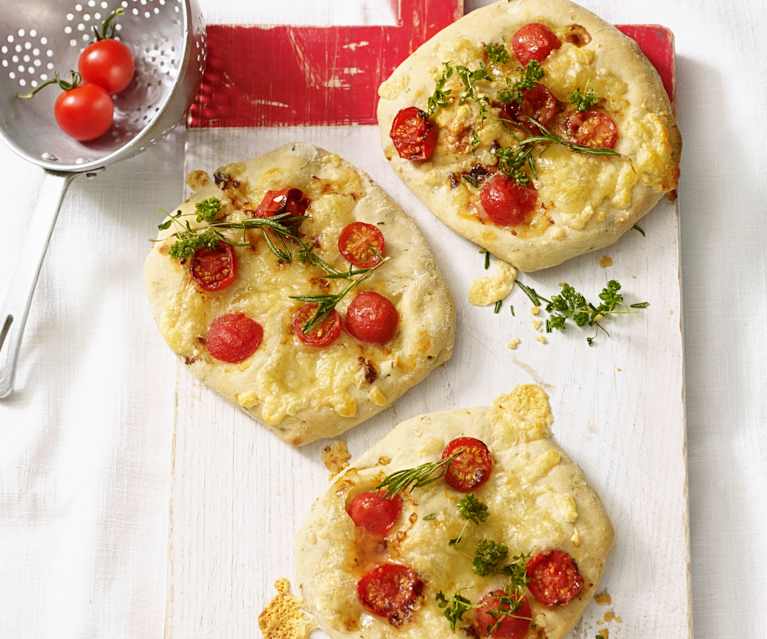 Mini-Pizzen mit Kräutern Mini-Pizzen mit Kräutern