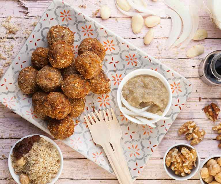 Polpettine di pollo alla frutta secca Polpettine di pollo alla frutta secca