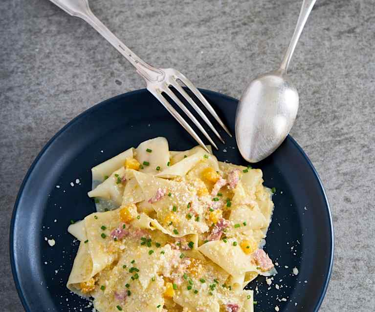 Pappardelle com bacon e alhofrancês Cookidoo® the official