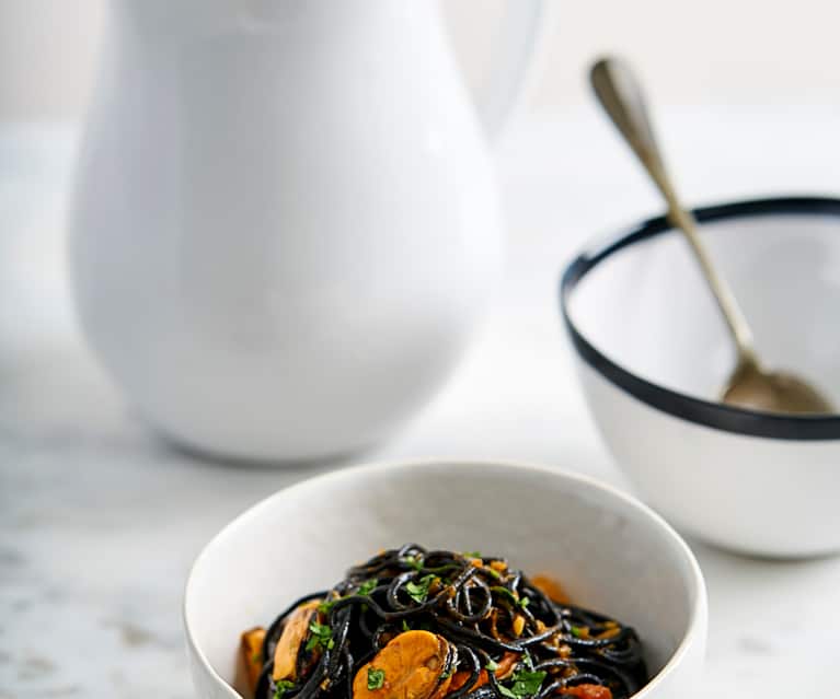 Spaghettini com mexilhão e molho arrabiata Spaghettini com mexilhão e molho arrabiata