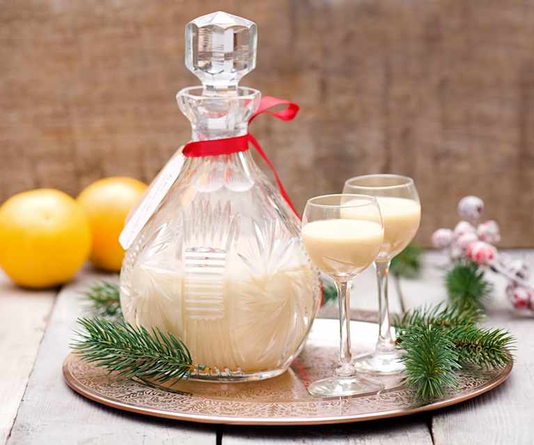 Likier pomarańczowy z białą czekoladą Likier pomarańczowy z białą czekoladą