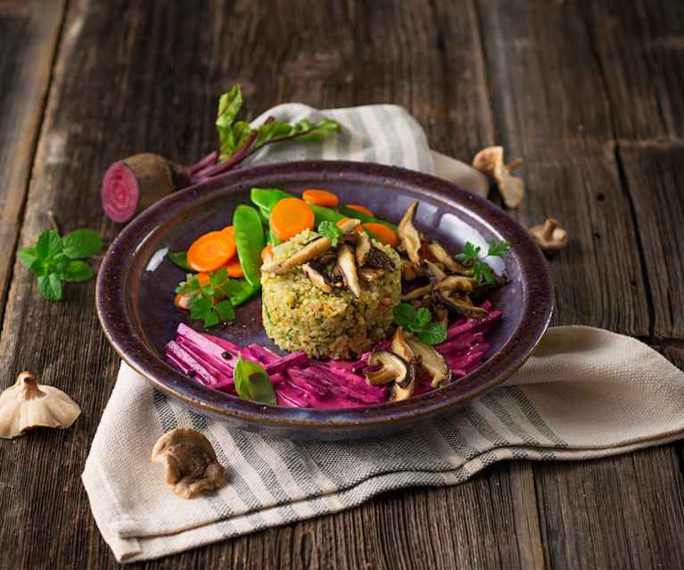 Kräuter-Bulgur mit Shiitakepilzen und Rahmrüben (vegan) Kräuter-Bulgur mit Shiitakepilzen und Rahmrüben (vegan)