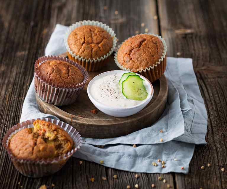 Würzige Muffins mit Gurkendip (vegan) Würzige Muffins mit Gurkendip (vegan)