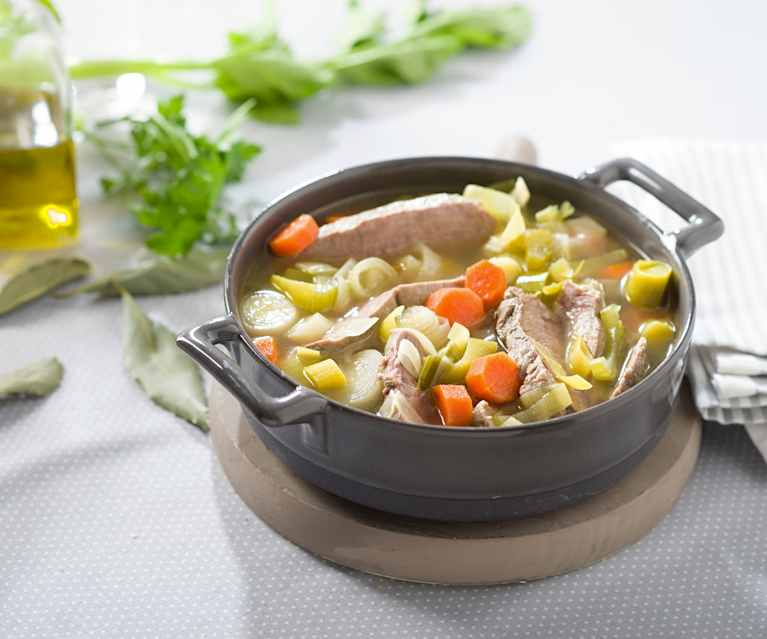 Caldo con ternera y verduras Caldo con ternera y verduras