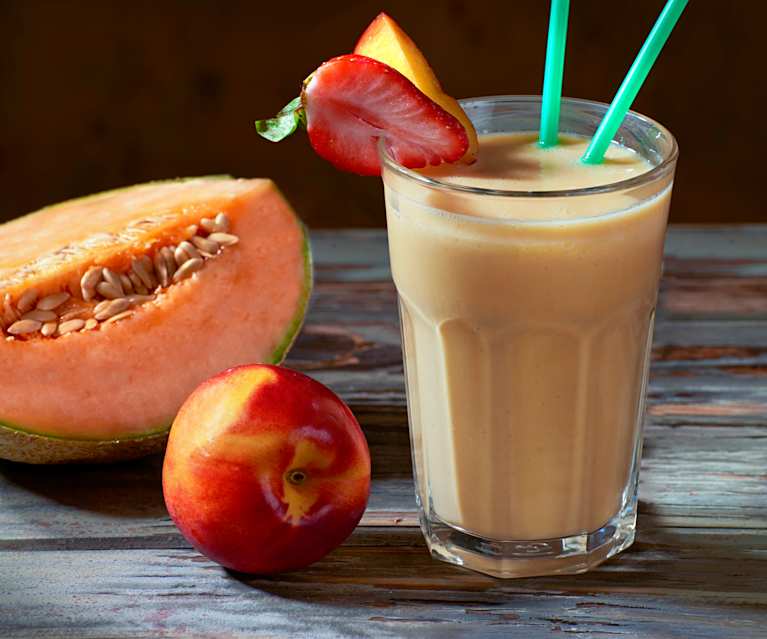cena con yogurt e frutta