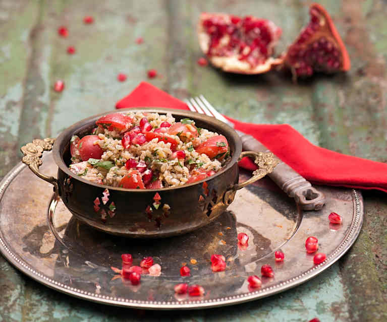 Sałatka tabbouleh z granatem i orzechami Sałatka tabbouleh z granatem i orzechami