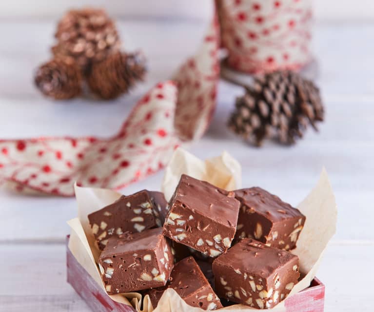 Opblazen Kom langs om het te weten Alert Snelle chocolade amandel fudge - Cookidoo® – the official Thermomix® recipe  platform