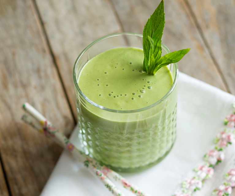 Anti-inflammatory pineapple and turmeric smoothie Anti-inflammatory pineapple and turmeric smoothie
