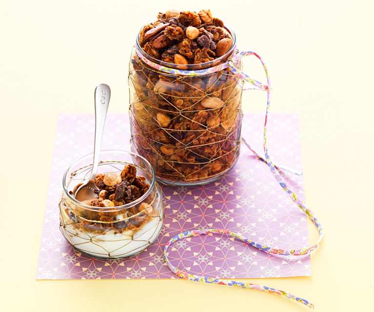 Céréales croustillantes au chocolat et fruits secs Céréales croustillantes au chocolat et fruits secs