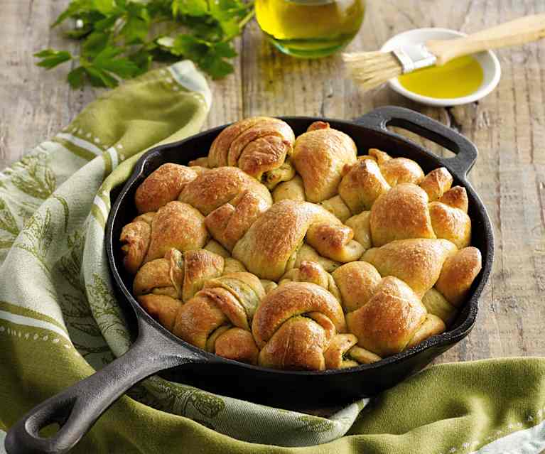 Garlic Pull-Apart Knots Garlic Pull-Apart Knots