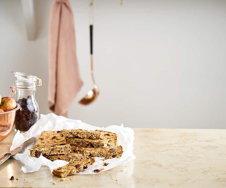 Apple and Peanut Cereal Bars Apple and Peanut Cereal Bars