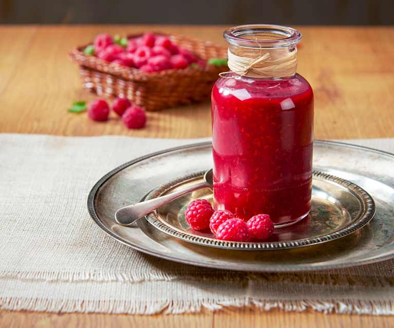 Salsa ai lamponi, semi di chia e stevia Salsa ai lamponi, semi di chia e stevia