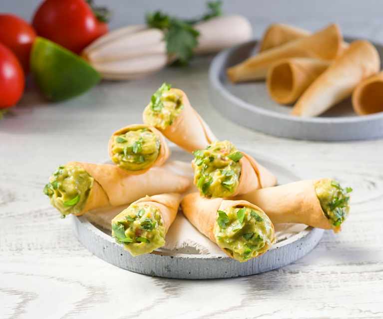 Cucuruchos de guacamole y queso cremoso Cucuruchos de guacamole y queso cremoso