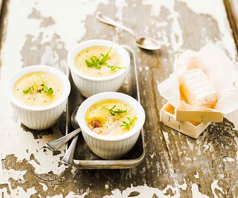 Petit flan au pont-l'évêque et aux lardons Petit flan au pont-l'évêque et aux lardons