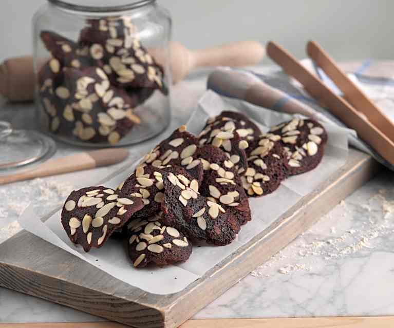 Tejas de cacao con almendras Tejas de cacao con almendras