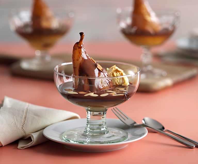 Peras con salsa de chocolate Peras con salsa de chocolate