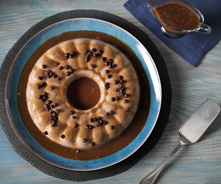 Bavaroise de chocolate con salsa de toffee al café Bavaroise de chocolate con salsa de toffee al café