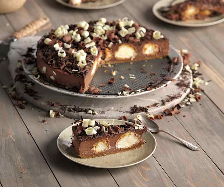 Tarta de flan de chocolate con profiteroles Tarta de flan de chocolate con profiteroles