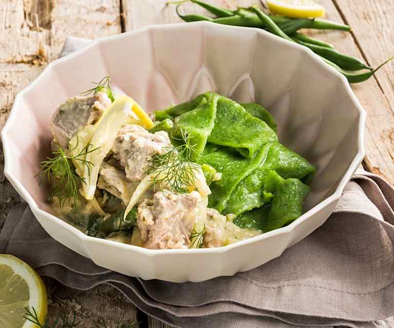 Zitroniges Lammragout mit Fisolen und Dillnudeln Zitroniges Lammragout mit Fisolen und Dillnudeln
