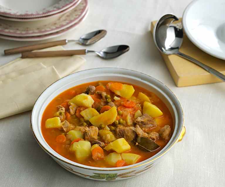 Guiso de patatas con magro Guiso de patatas con magro